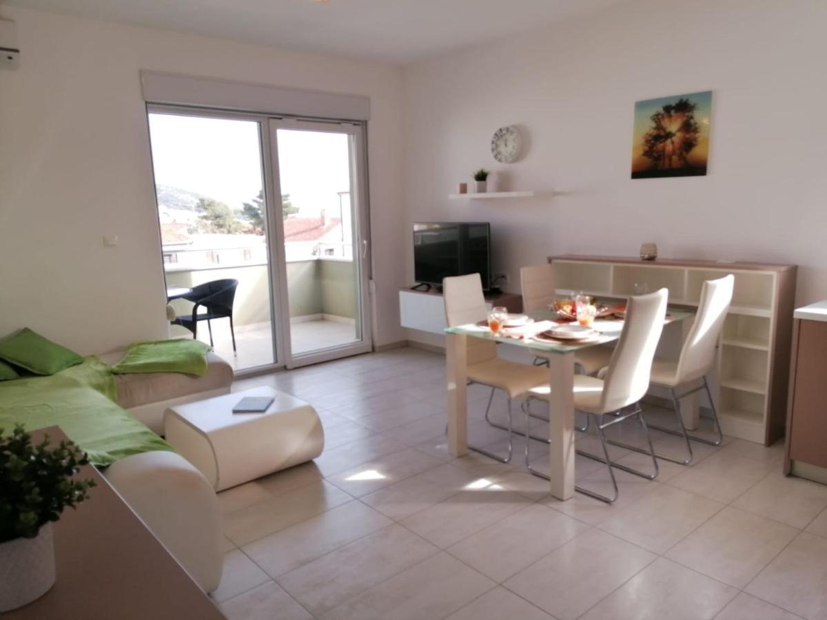 Mali San Apartment Trogir Bagian luar foto